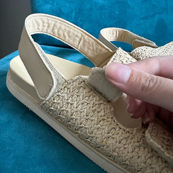 AE Raffia Slingback Velcro Sandals - Size 8 - Picture 3 of 7